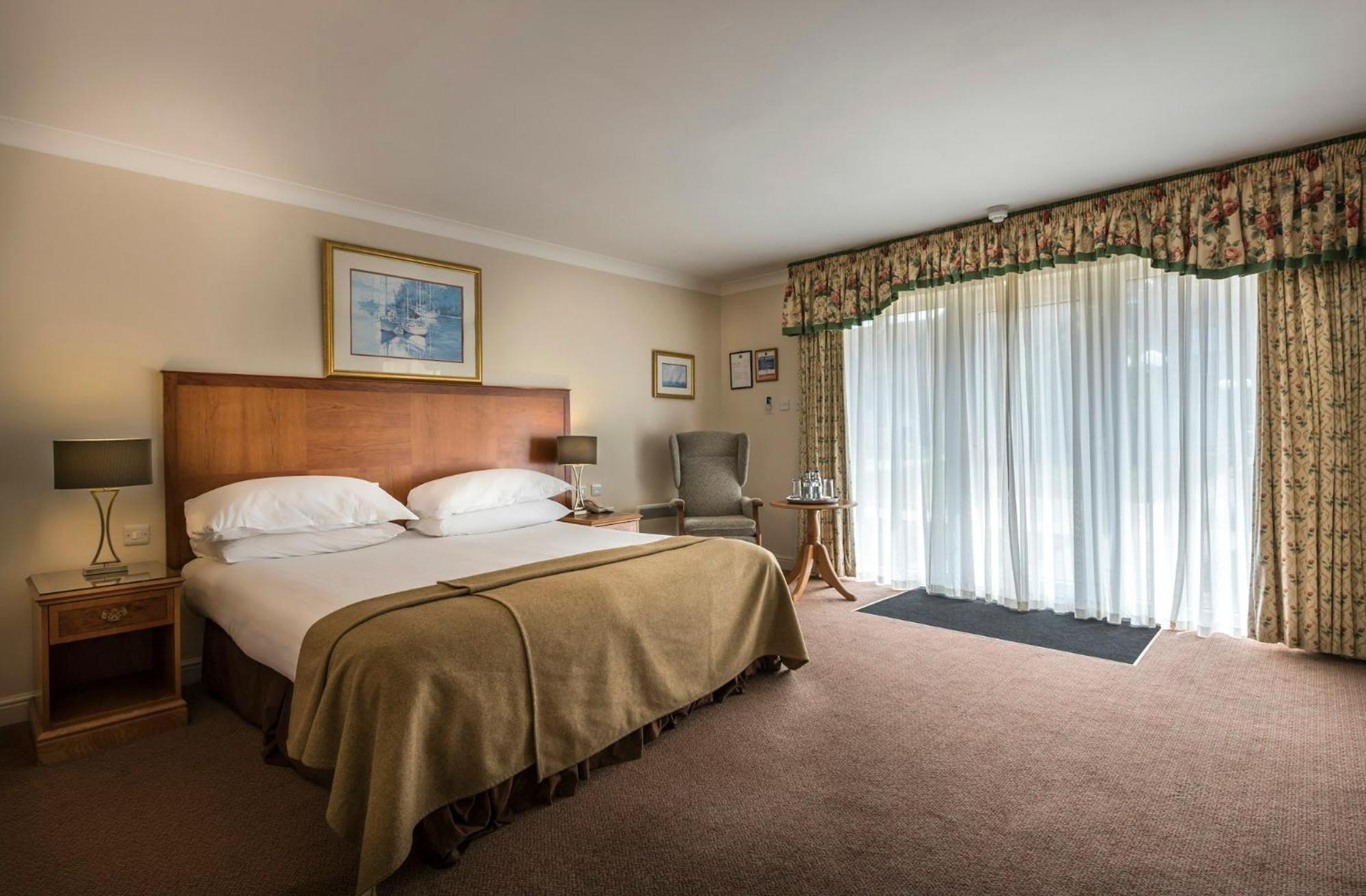 Macdonald Elmers Court Hotel Лімінгтон Екстер'єр фото